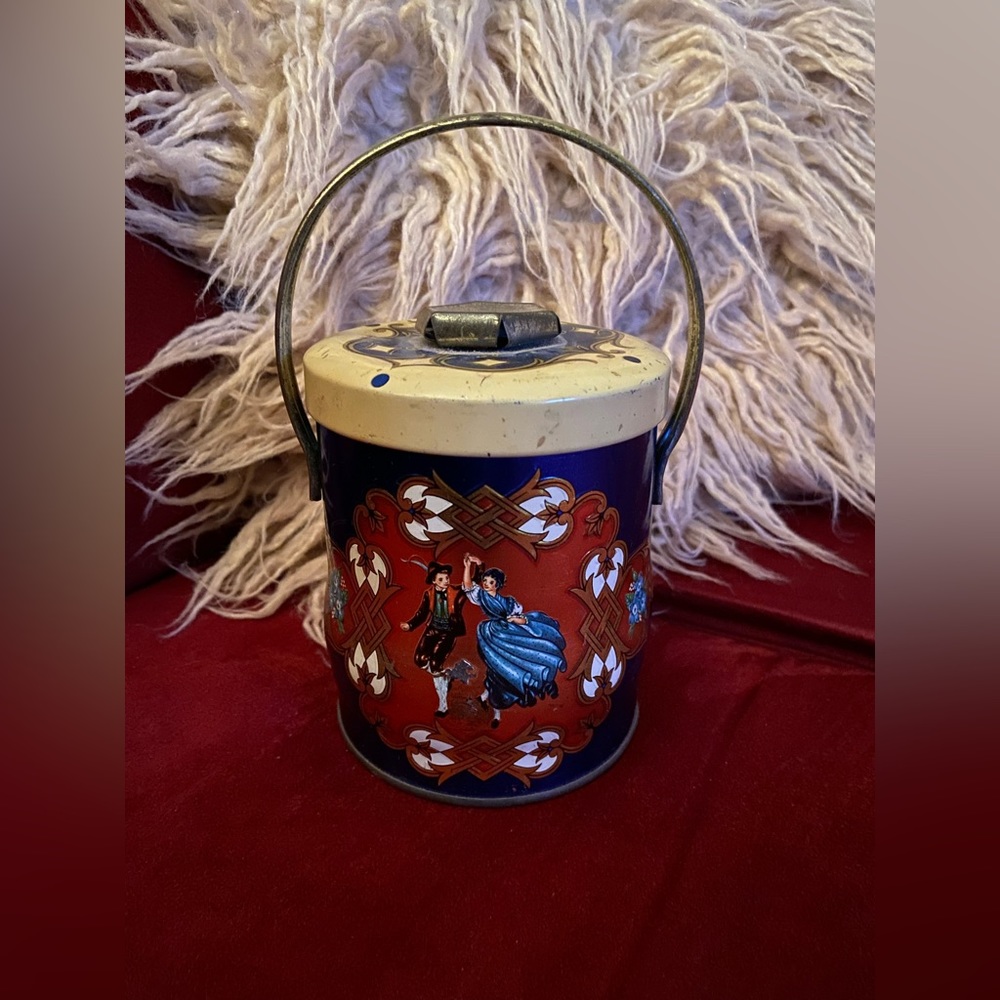 Vintage Murray Allen Bavarian Confections Lidded Pail Tin